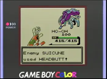 Pokémon Gold und Silber auf dem Game Boy Color: Kampf gegen Suicune, das Ho-Oh mit Kopfnuss angreift, englische Version.